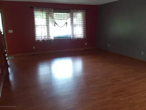 13002 Heather Ln, Perry, MI 48872 photo 2
