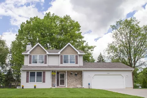 12543 Burlingame Dr, Dewitt, MI 48820 photo 1