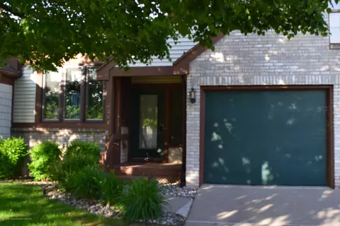 1208 Brookside Dr, Lansing, MI 48917 photo 1