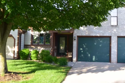 1208 Brookside Dr, Lansing, MI 48917 photo 2