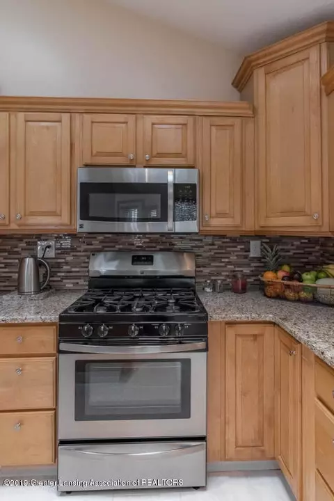 6157 Columbia St, Haslett, MI 48840 photo 23