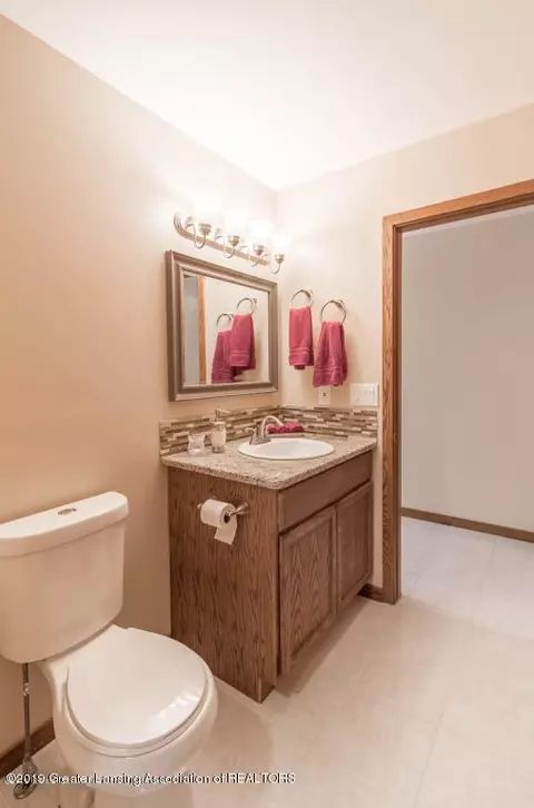 6157 Columbia St, Haslett, MI 48840 photo 17