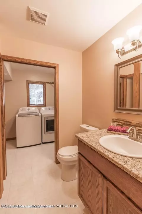 6157 Columbia St, Haslett, MI 48840 photo 15