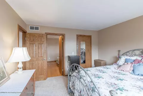 6157 Columbia St, Haslett, MI 48840 photo 32