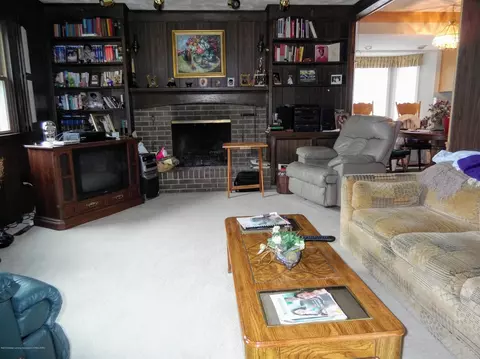 2222 Piney Point Dr, Lansing, MI 48917 photo 13