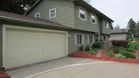 310 Nutmeg Dr, Dimondale, MI 48821 photo 3
