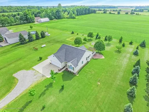 6250 S Dewitt Rd, Saint Johns, MI 48879 photo 5
