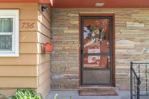 736 Call St, Lansing, MI 48906 photo 2
