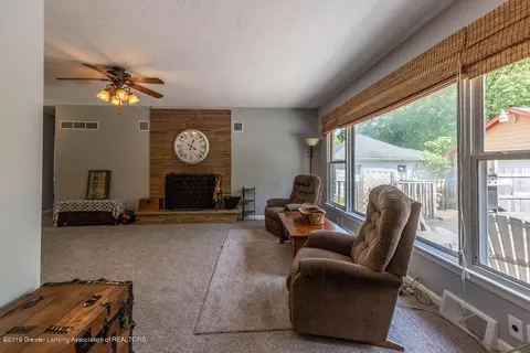 736 Call St, Lansing, MI 48906 photo 3
