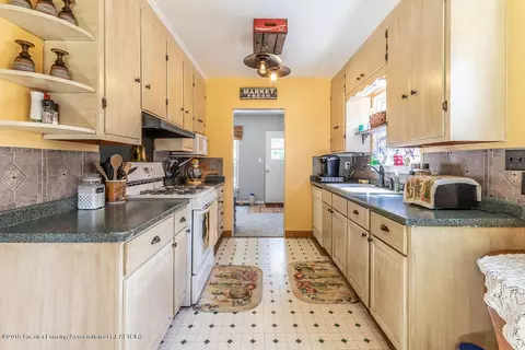 736 Call St, Lansing, MI 48906 photo 8