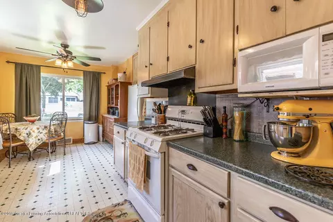 736 Call St, Lansing, MI 48906 photo 9