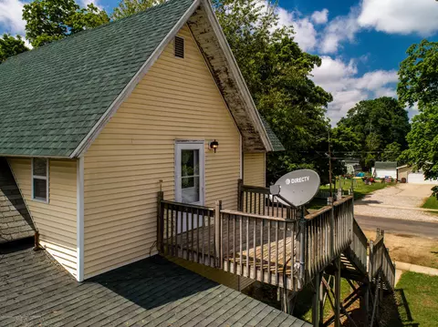 119 W Washington, Maple Rapids, MI 48853 photo 5
