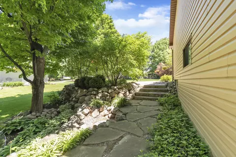 6645 Lansdown Dr, Dimondale, MI 48821 photo 6