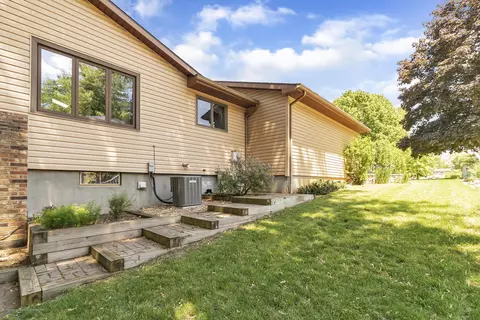 6645 Lansdown Dr, Dimondale, MI 48821 photo 5