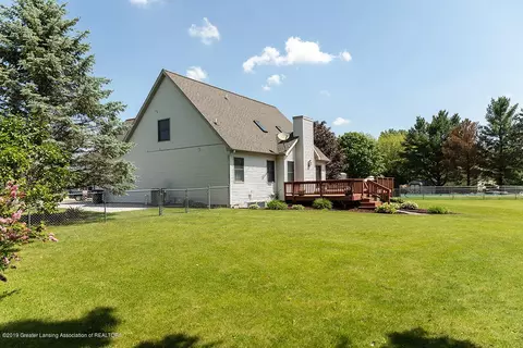 5035 Patrick Cir, Holt, MI 48842 photo 3