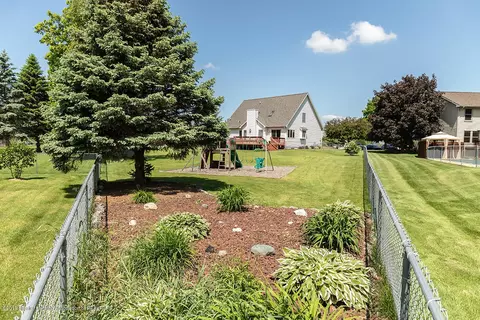 5035 Patrick Cir, Holt, MI 48842 photo 7