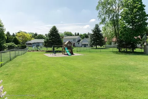 5035 Patrick Cir, Holt, MI 48842 photo 8