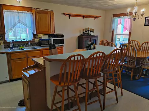 8283 S Forest Hl, Dewitt, MI 48820 photo 7