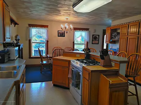 8283 S Forest Hl, Dewitt, MI 48820 photo 6