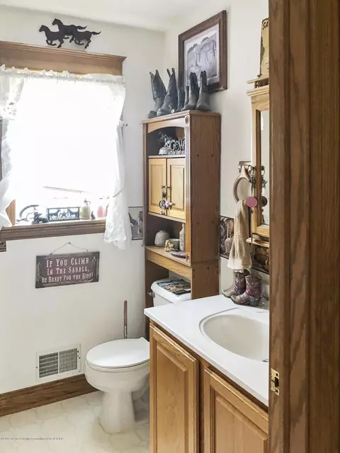 8283 S Forest Hl, Dewitt, MI 48820 photo 24