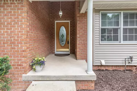 2521 Julie Way, Dewitt, MI 48820 photo 2