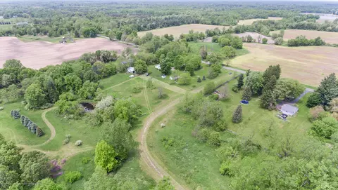 4155 Beard Rd, Perry, MI 48872 photo 2