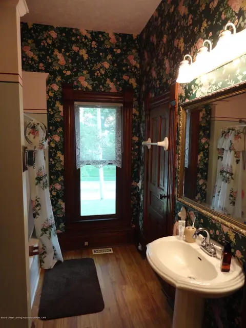 524 E Scott St, Grand Ledge, MI 48837 photo 13