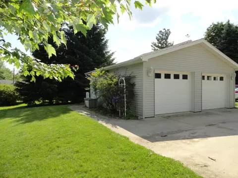 524 E Scott St, Grand Ledge, MI 48837 photo 23