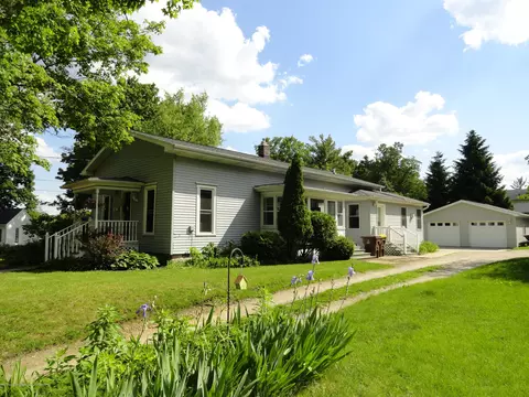 524 E Scott St, Grand Ledge, MI 48837 photo 1