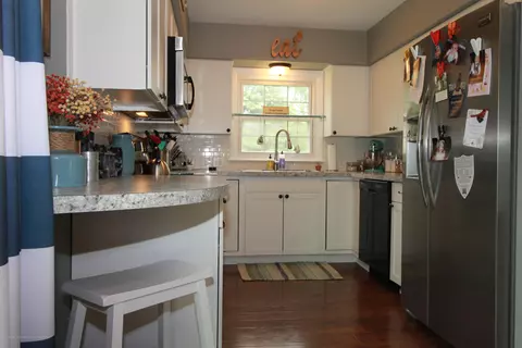 9988 Riverside Dr, Eagle, MI 48822 photo 2