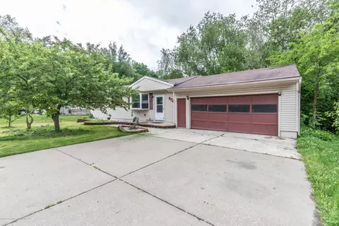 814 Elmwood, Dewitt, MI 48820 photo 2