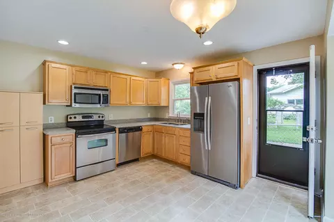 611 Maple Hill Dr, Haslett, MI 48840 photo 9