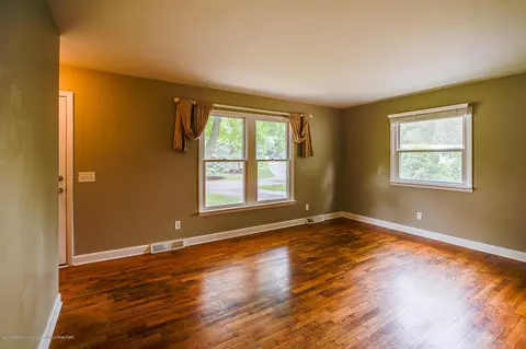 611 Maple Hill Dr, Haslett, MI 48840 photo 4