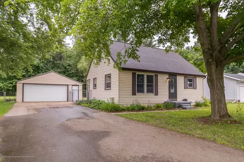 611 Maple Hill Dr, Haslett, MI 48840 photo 1