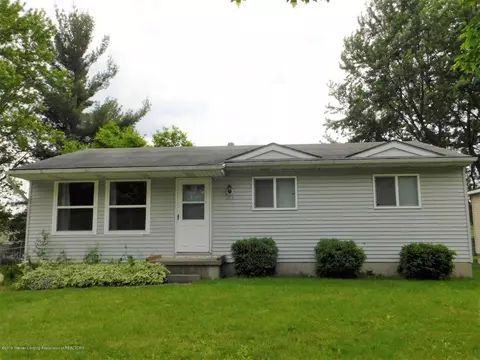 1014 Eugenia Dr, Mason, MI 48854 photo 1