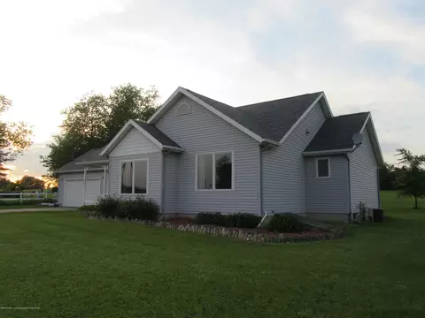 1547 E Tuttle Rd, Ionia, MI 48846 photo 2