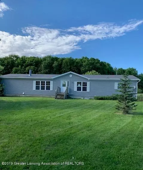 4761 W Jacobs Rd, Perry, MI 48872 photo 1