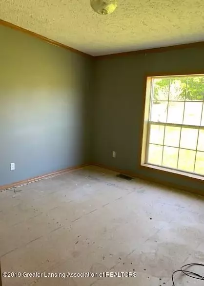 4761 W Jacobs Rd, Perry, MI 48872 photo 9