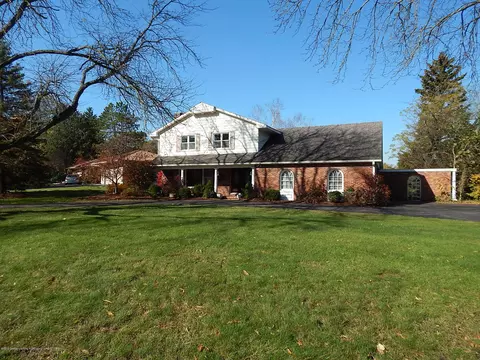 4557 Comanche Dr, Okemos, MI 48864 photo 2