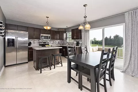 6747 Castleton Dr, Grand Ledge, MI 48837 photo 9
