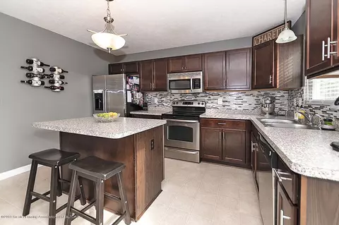 6747 Castleton Dr, Grand Ledge, MI 48837 photo 6