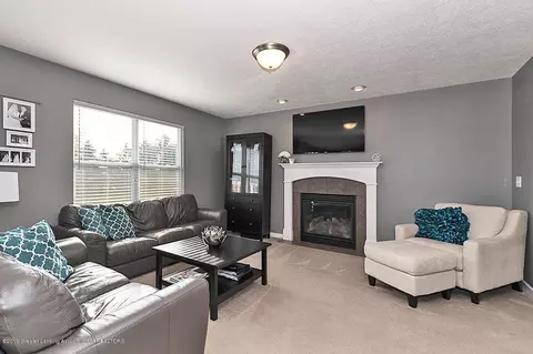 6747 Castleton Dr, Grand Ledge, MI 48837 photo 4