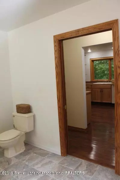 331 Williamsburg Rd, Lansing, MI 48917 photo 10