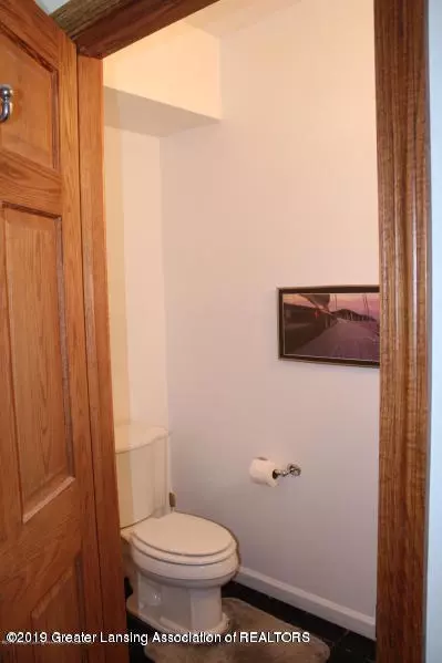 331 Williamsburg Rd, Lansing, MI 48917 photo 17