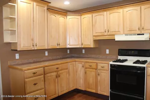 331 Williamsburg Rd, Lansing, MI 48917 photo 6