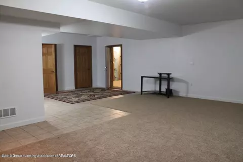 331 Williamsburg Rd, Lansing, MI 48917 photo 19