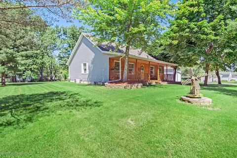 12950 Renee Dr, Perry, MI 48872 photo 2