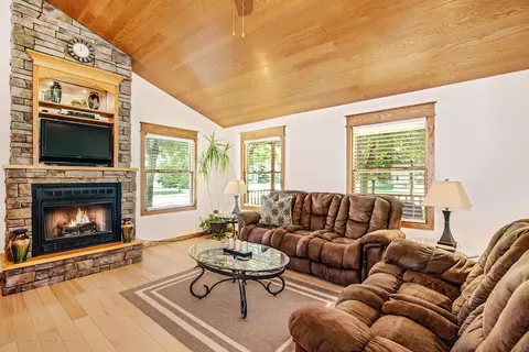 12950 Renee Dr, Perry, MI 48872 photo 8