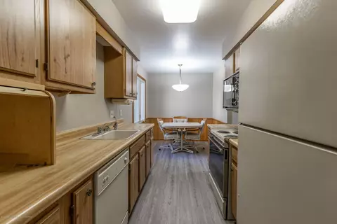 1014 Montevideo Dr #E, Lansing, MI 48917 photo 6