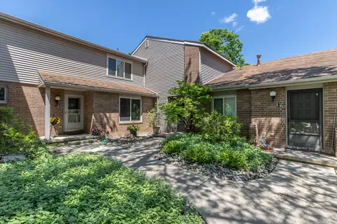 1014 Montevideo Dr #E, Lansing, MI 48917 photo 1